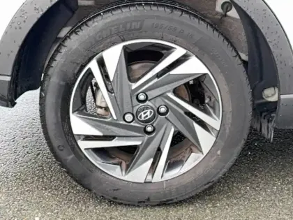 Photo 8 Hyundai Bayon  1.0 T-GDi 100 Hybrid 48V