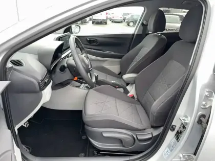 Photo 7 Hyundai Bayon  1.0 T-GDi 100 Hybrid 48V