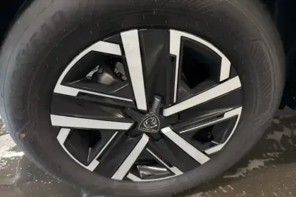 Photo 40 Peugeot 2008  Hybrid 145 e-DCS6