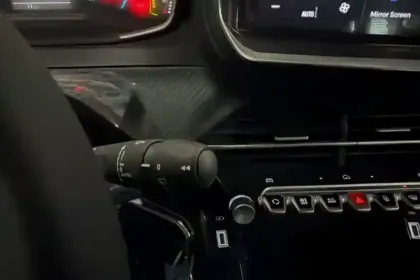 Photo 18 Peugeot 2008  Hybrid 145 e-DCS6