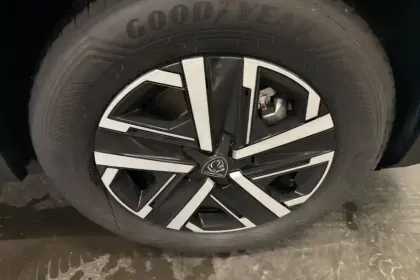 Photo 14 Peugeot 2008  Hybrid 145 e-DCS6