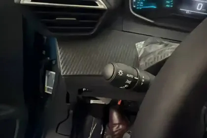 Photo 19 Peugeot 2008  Hybrid 145 e-DCS6