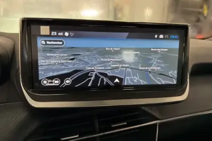 Photo 26 Peugeot 2008  Hybrid 145 e-DCS6