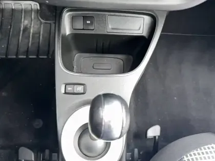 Photo 17 Renault Twingo  III E-Tech