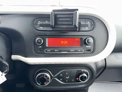 Photo 20 Renault Twingo  III E-Tech