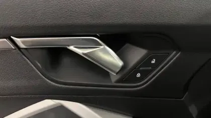 Photo 14 Audi Q3  35 TFSI 150 ch