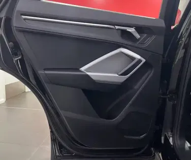 Photo 10 Audi Q3  35 TFSI 150 ch