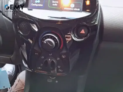 Photo 16 Peugeot 108  VTi 72ch S&S BVM5