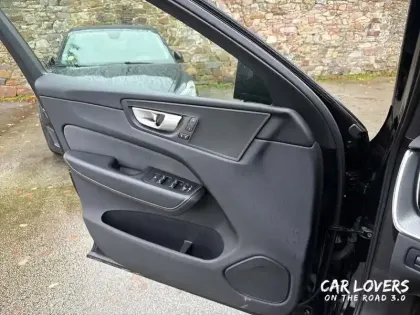 Photo 22 Volvo Xc60  T8 Recharge AWD 303 ch + 87 ch Geartronic 8