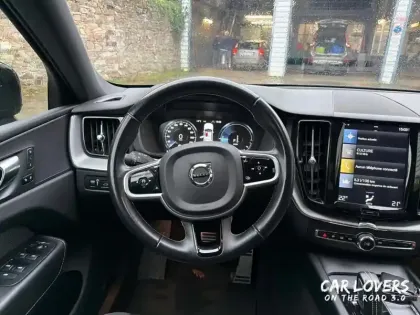 Photo 8 Volvo Xc60  T8 Recharge AWD 303 ch + 87 ch Geartronic 8