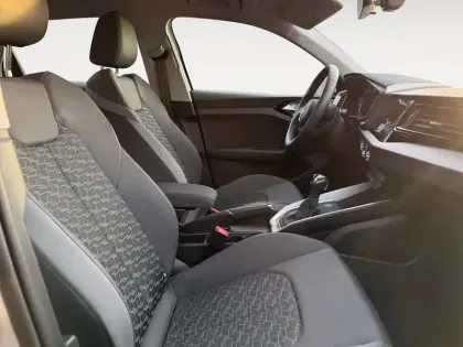 Photo 10 Audi A1  Sportback 30 TFSI 110 ch S tronic 7