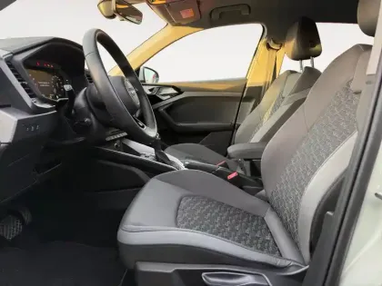 Photo 9 Audi A1  Sportback 30 TFSI 110 ch S tronic 7