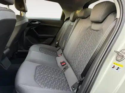 Photo 13 Audi A1  Sportback 30 TFSI 110 ch S tronic 7