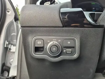 Photo 14 Mercedes GLA  250 e 8G-DCT