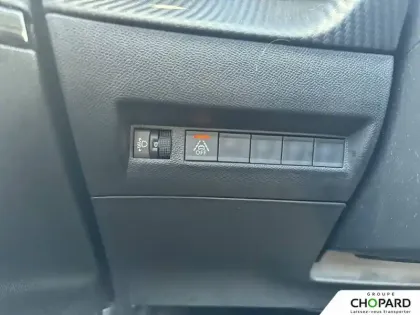 Photo 61 Peugeot 2008  Electrique 136 ch