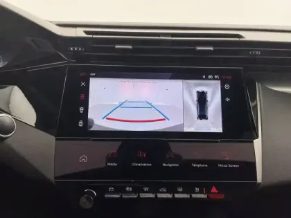 Photo 24 Peugeot 408  Hybrid 136 e-DCS6