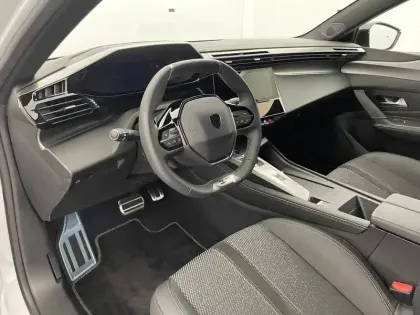 Photo 31 Peugeot 408  Hybrid 136 e-DCS6