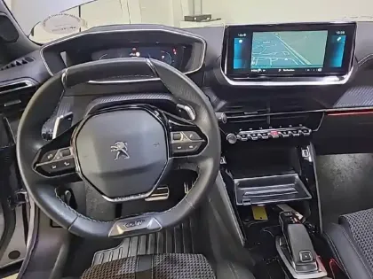 Photo 7 Peugeot 2008  PureTech 130 S&S EAT8