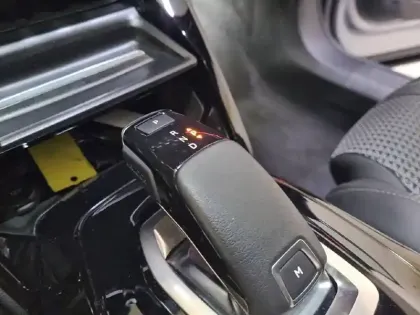 Photo 13 Peugeot 2008  PureTech 130 S&S EAT8