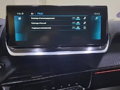 Photo 22 Peugeot 2008  PureTech 130 S&S EAT8