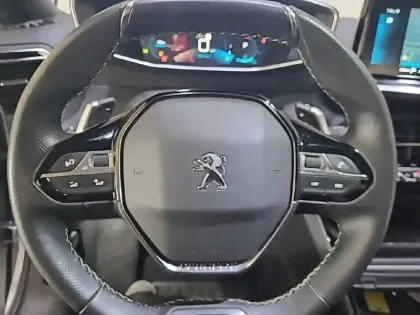 Photo 8 Peugeot 2008  PureTech 130 S&S EAT8