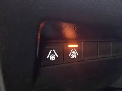 Photo 28 Peugeot 2008  PureTech 130 S&S EAT8