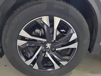 Photo 12 Peugeot 2008  PureTech 130 S&S EAT8