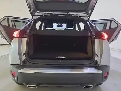 Photo 5 Peugeot 2008  PureTech 130 S&S EAT8