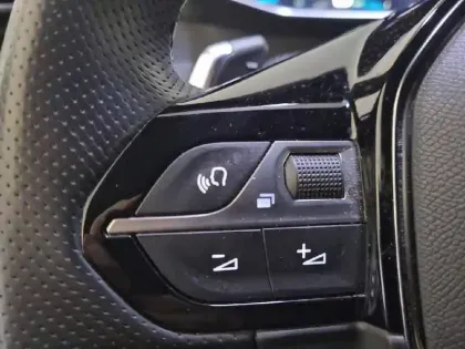 Photo 26 Peugeot 2008  PureTech 130 S&S EAT8