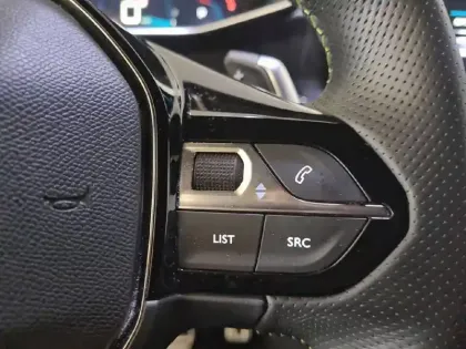 Photo 27 Peugeot 2008  PureTech 130 S&S EAT8