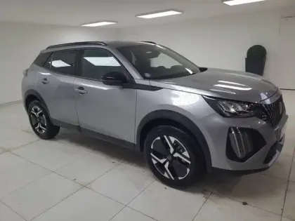 Photo 7 Peugeot 2008  Hybrid 136 e-DCS6