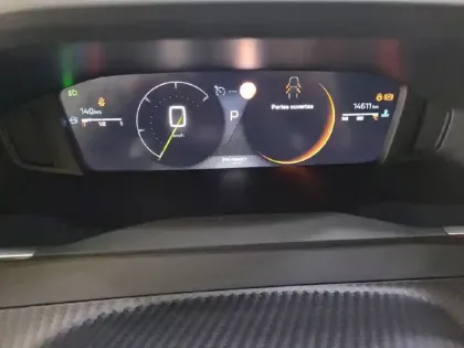 Photo 30 Peugeot 2008  Hybrid 136 e-DCS6