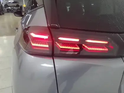 Photo 20 Peugeot 2008  Hybrid 136 e-DCS6