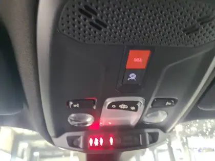 Photo 16 Peugeot 2008  Hybrid 136 e-DCS6