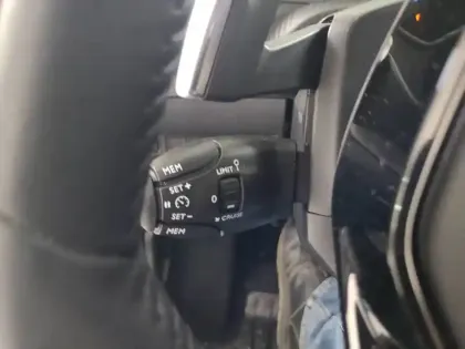 Photo 14 Peugeot 2008  Hybrid 136 e-DCS6