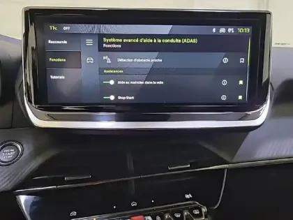 Photo 41 Peugeot 2008  Hybrid 136 e-DCS6