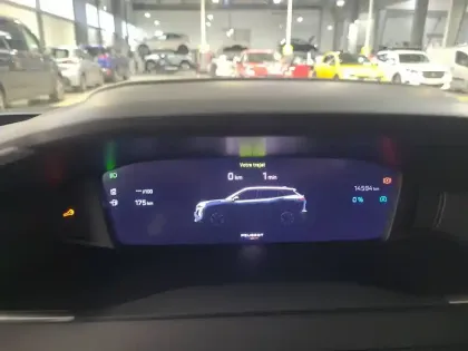 Photo 17 Peugeot 2008  Hybrid 136 e-DCS6