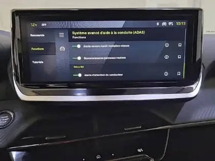 Photo 43 Peugeot 2008  Hybrid 136 e-DCS6