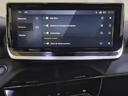 Photo 42 Peugeot 2008  Hybrid 136 e-DCS6