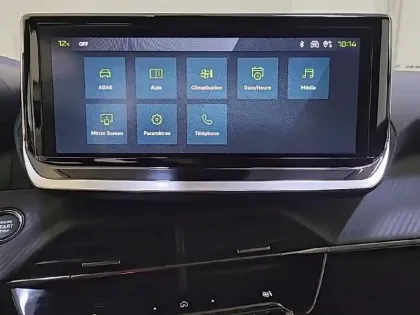 Photo 44 Peugeot 2008  Hybrid 136 e-DCS6