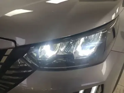 Photo 19 Peugeot 2008  Hybrid 136 e-DCS6