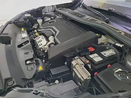 Photo 35 Peugeot 2008  Hybrid 136 e-DCS6