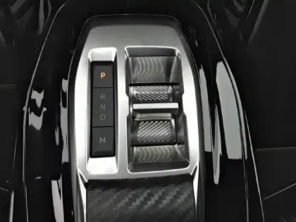 Photo 13 Peugeot 2008  Hybrid 145 e-DCS6