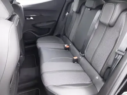 Photo 11 Peugeot 2008  Hybrid 145 e-DCS6