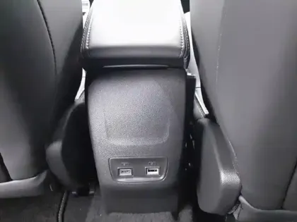 Photo 17 Peugeot 2008  Hybrid 145 e-DCS6