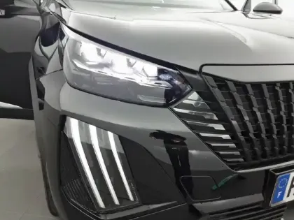 Photo 15 Peugeot 2008  Hybrid 145 e-DCS6