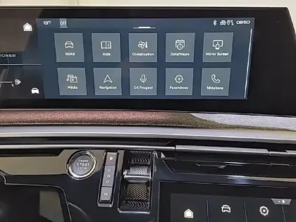 Photo 87 Peugeot 3008  Hybrid 136 e-DCS6