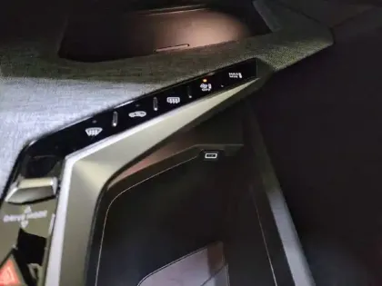 Photo 89 Peugeot 3008  Hybrid 136 e-DCS6