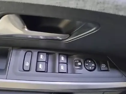 Photo 62 Peugeot 3008  Hybrid 136 e-DCS6