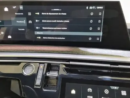 Photo 86 Peugeot 3008  Hybrid 136 e-DCS6